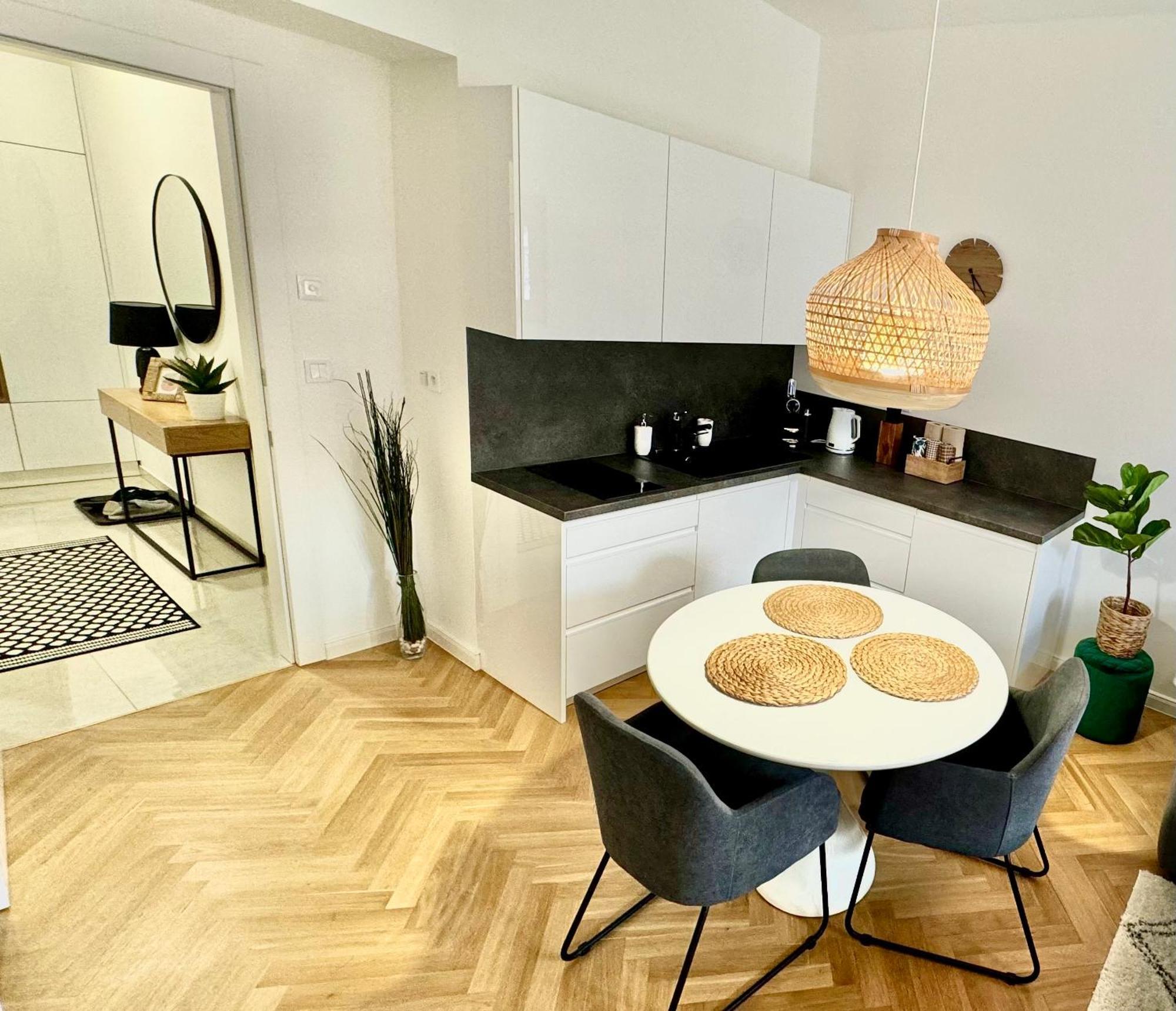 Esmoa - Ovenecka, 7 - Plne Vybaven Apartmán Praha